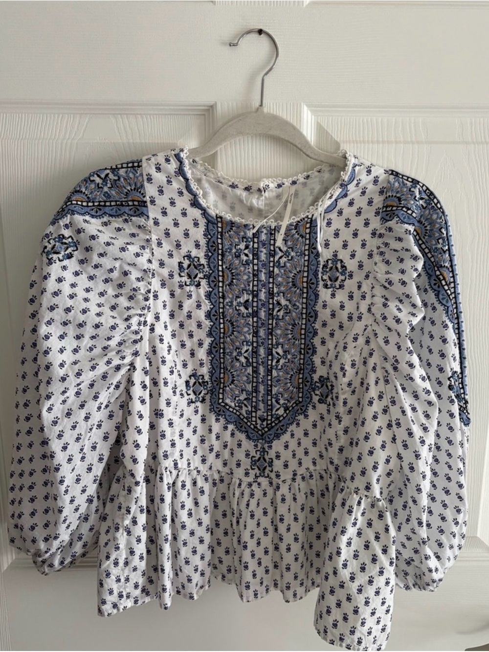anthropologie embroidered top medium